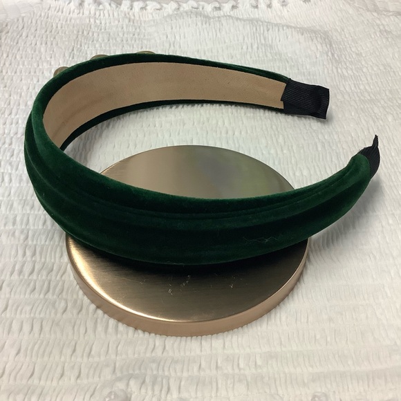 🌼Hairband Gold Chain Detail Headband in Green Velvety feel NWOT - Picture 4 of 8